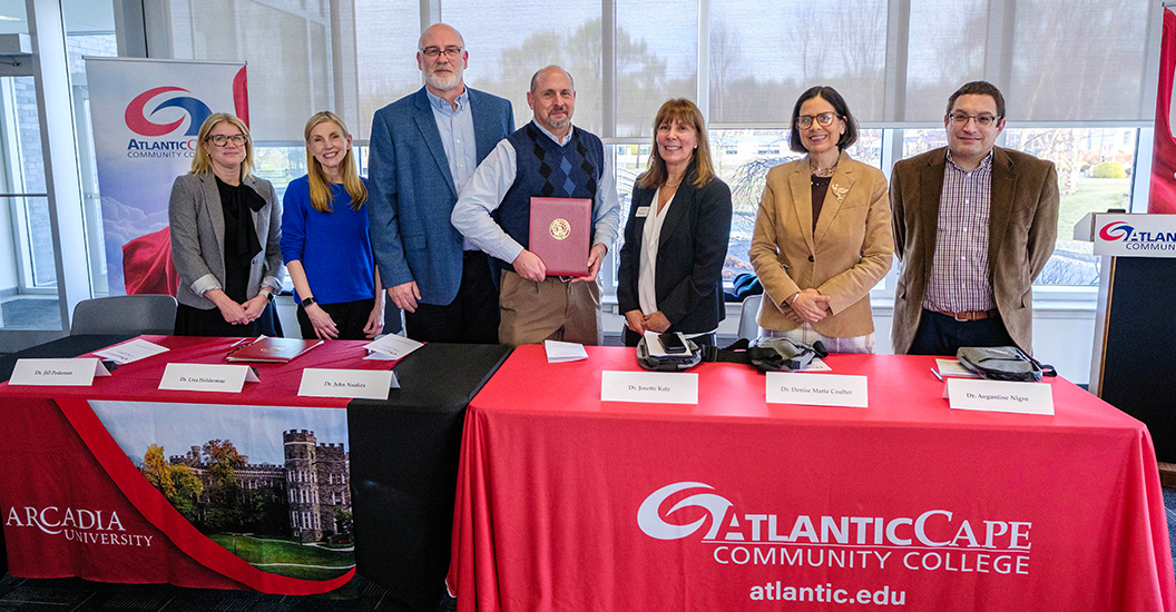 Representatives from Arcadia University and Atlantic Cape sign articulation agreement