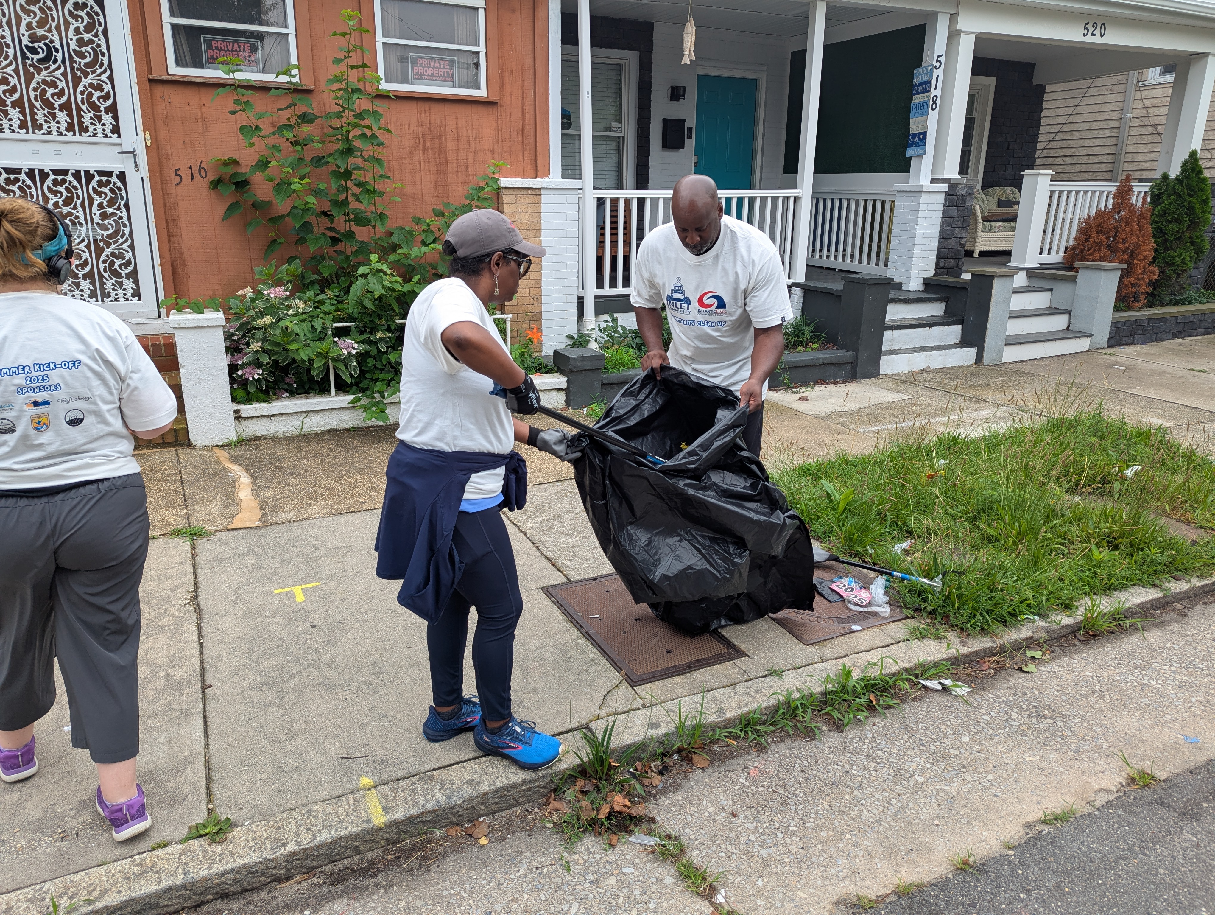 volunteers from Atlantic Cape pick up debris